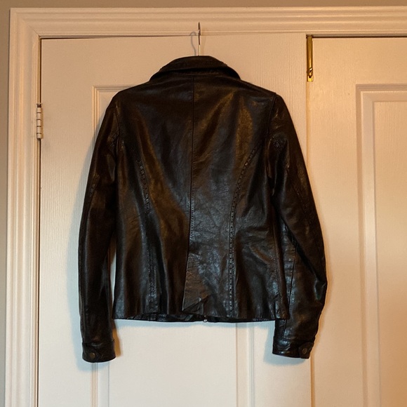 Black leather jacket. Good for Fall or Spring. EU 42 size. Made in Italy. - Picture 2 of 5